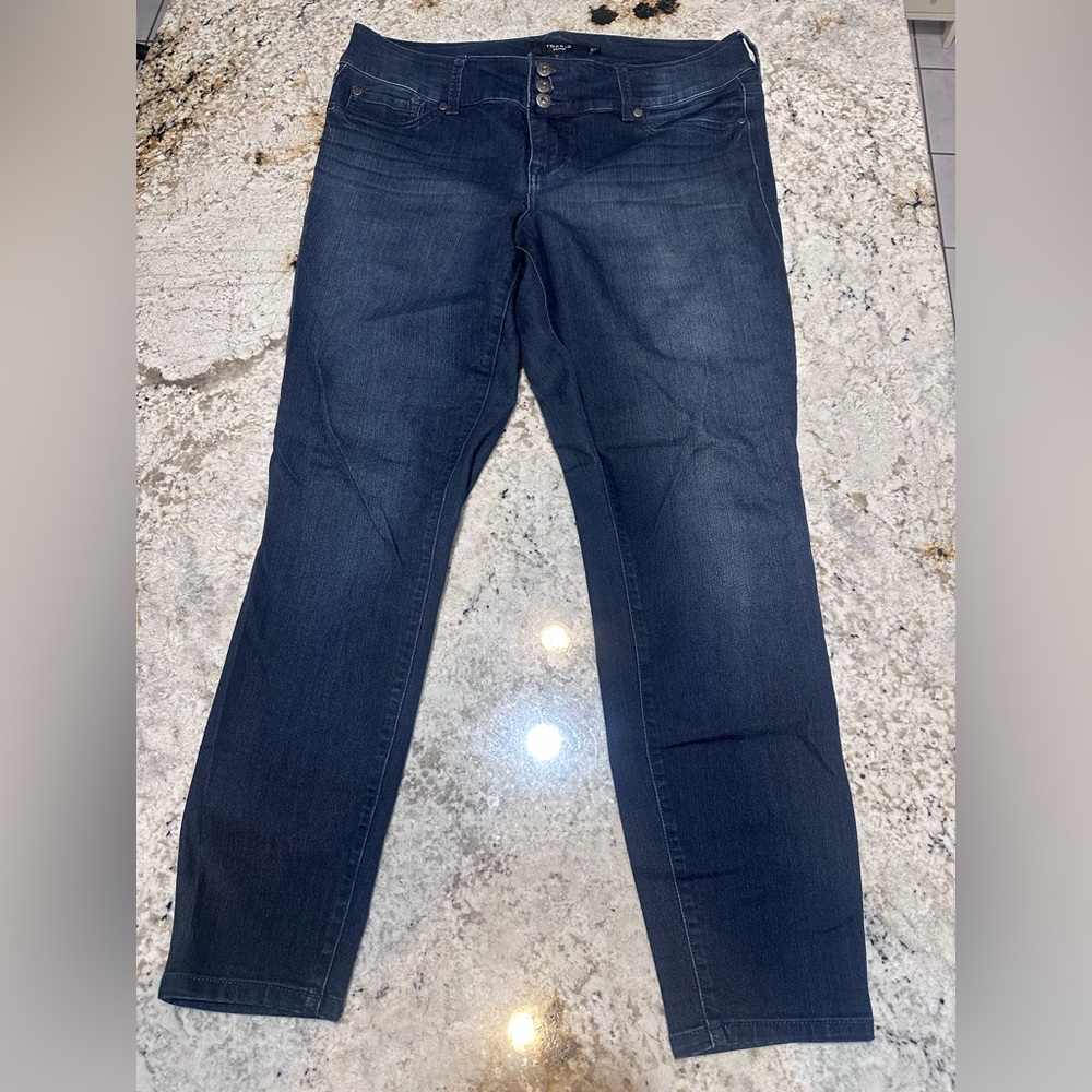 Torrid Dark Blue Size 16 Skinnty Leg Jeans